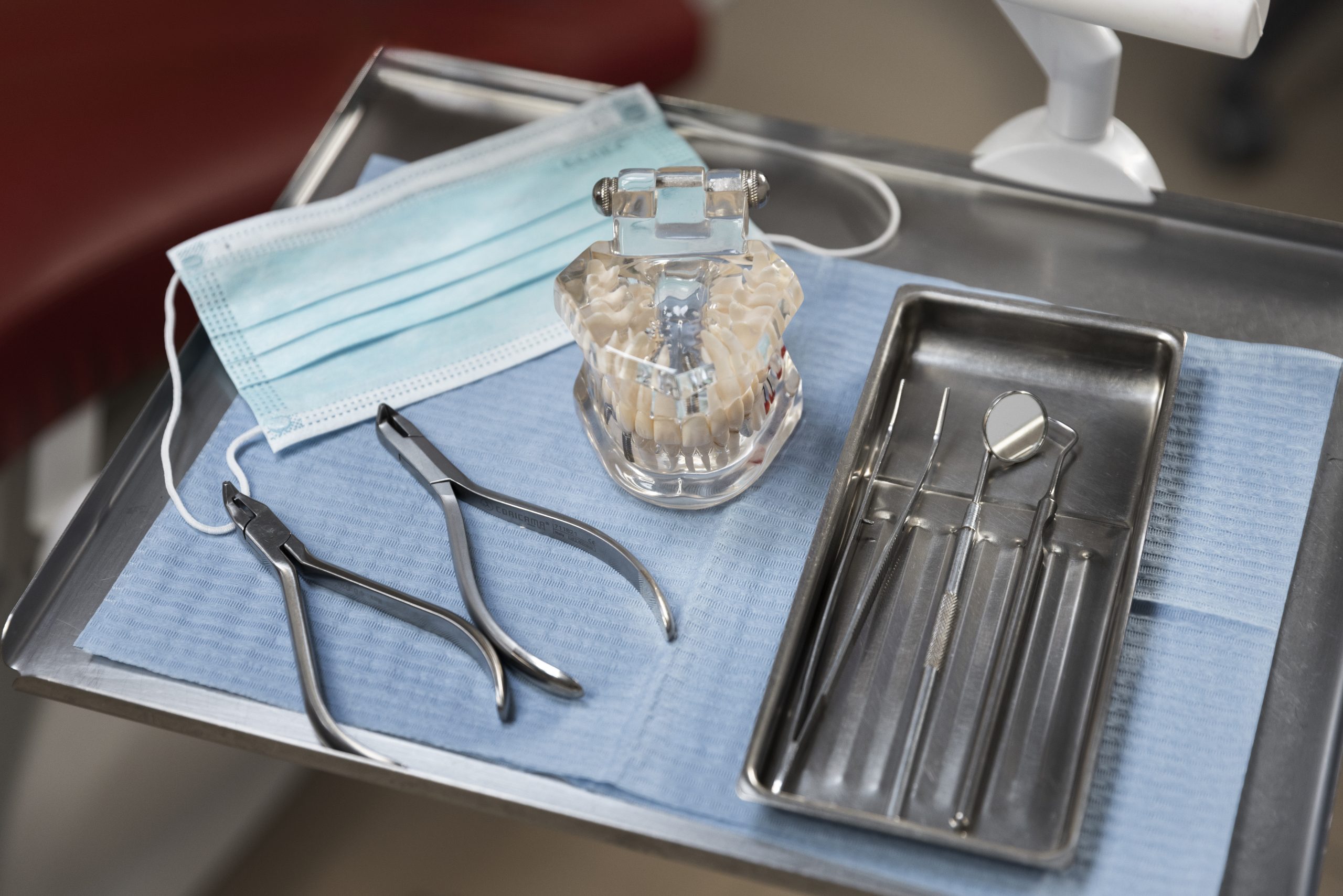 Perlengkapan Klinik Gigi